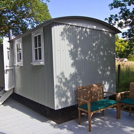 Riverside Bothy At Allt A'Mhuilinn Spean Bridge Exterior foto